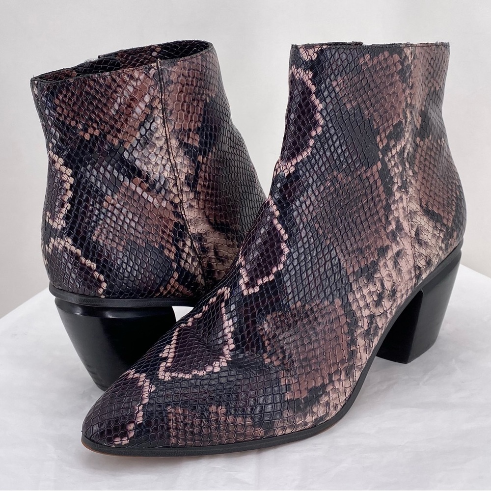 Vince Camuto leather snake print ankle boots sz 10